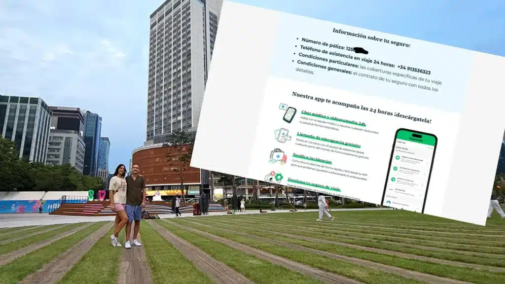 Joan y Noelia en un parque de Seúl y mostrando el comprobante de nuestro seguro de viaje