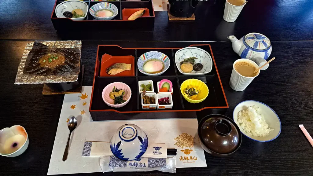 Desayuno Alpes Japoneses con Hoba Miso