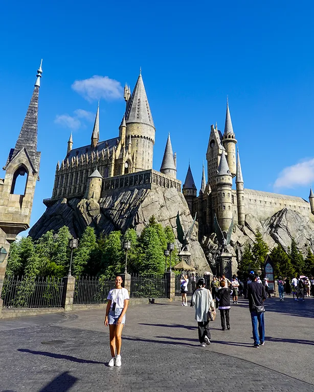 Noelia en el castillo de Harry Potter en Universal Studios Japan, Osaka
