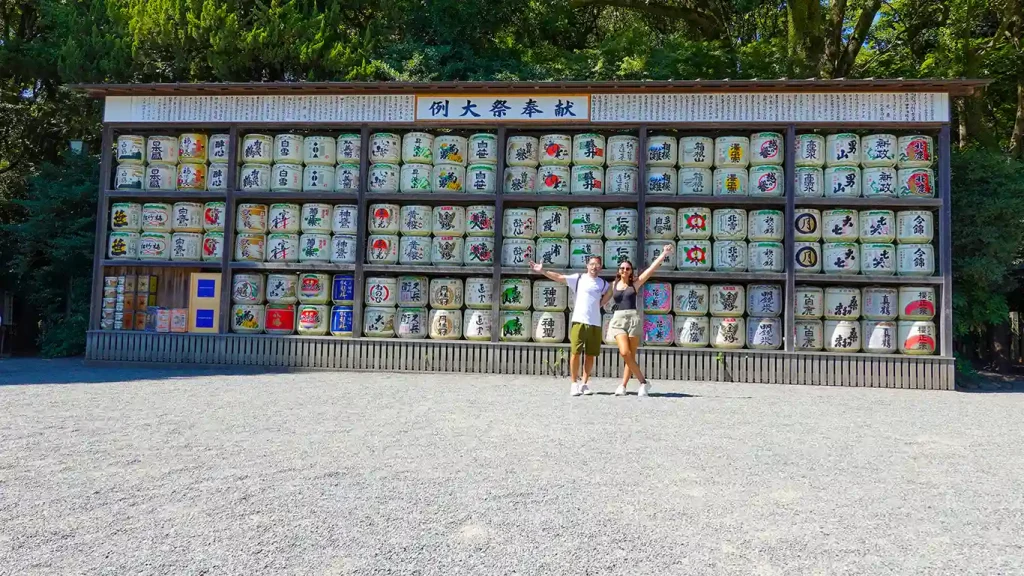 Muchos barriles de sake en Kamakura