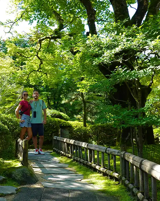 Noelia en los jardines Shoyoen.