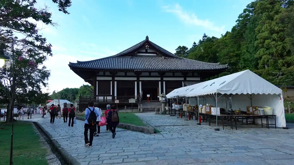 Exterior del salón Sangatsu-dō en Nara.