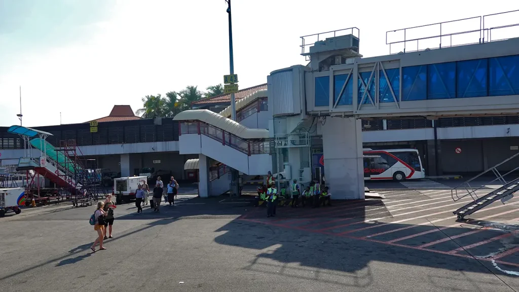 Vistas del aeropuerto de Yakarta.