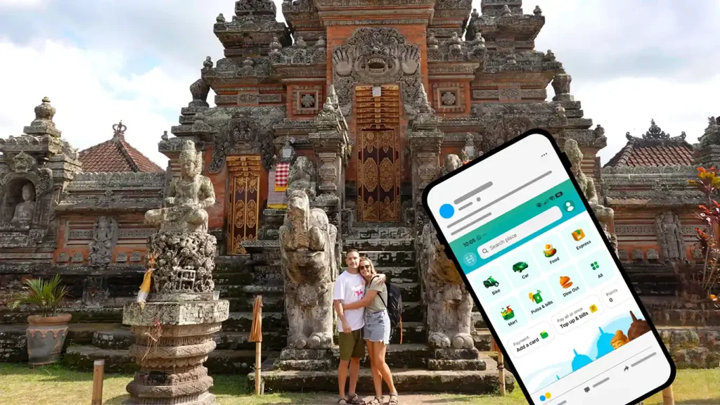 Usando la app Grab en un templo de Bali.