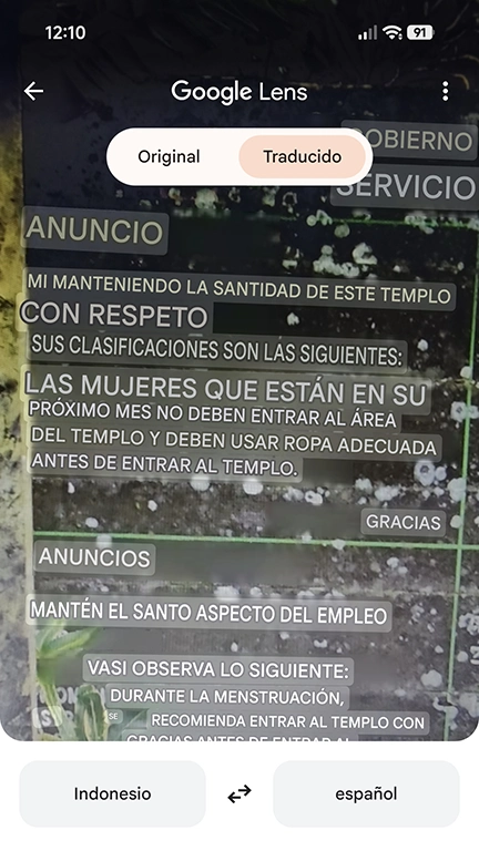 Traducción de un cartel en indonesio usando Google Lens.