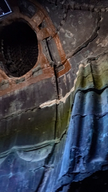 Interior del Gran Buda de Kamakura.