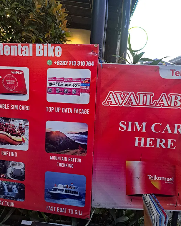 Mostrador oficial Telkomsel aeropuerto Bali.