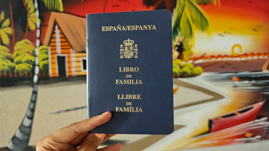 Libro de familia español para viajar con niños.