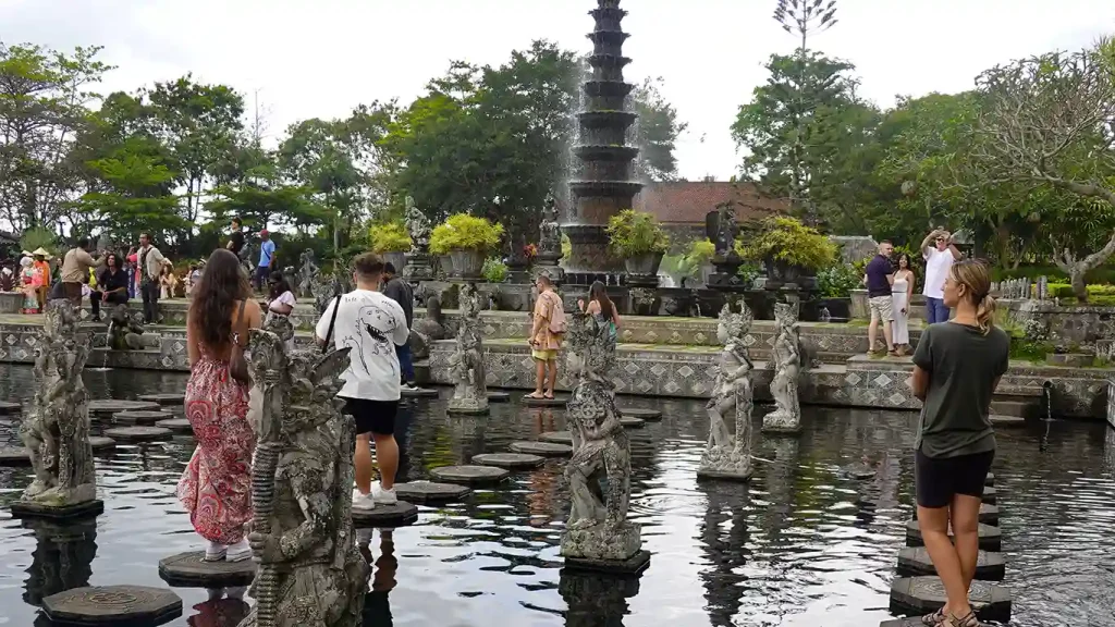Estanque principal de Tirta Gangga.