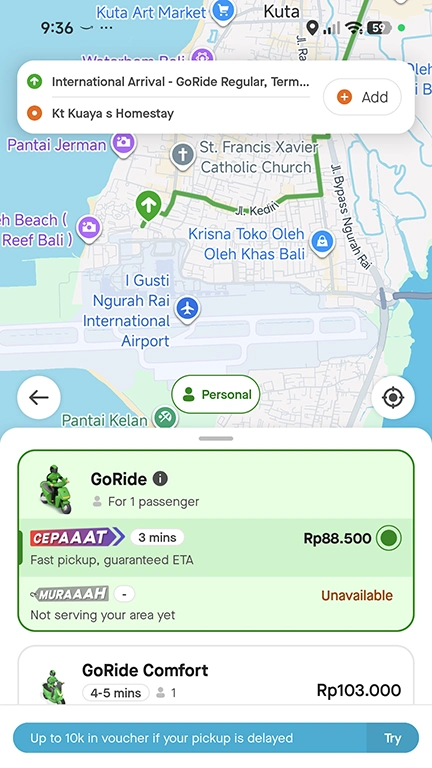 Captura de pantalla indicando el punto de recogida fuera del aeropuerto en Bali con GoRide