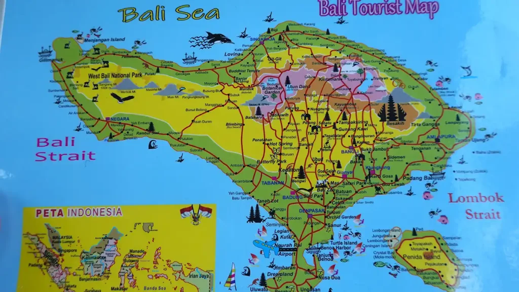 Mapa turístico de Bali en el interior de un coche.