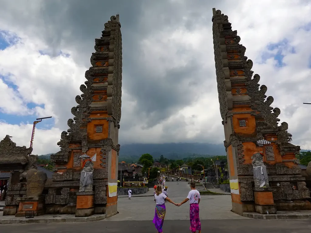 Pura Besakih en la ladera del volcán Agung.
