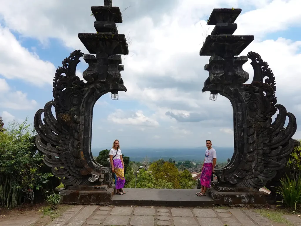 Puerta del Pura Besakih en la cima.