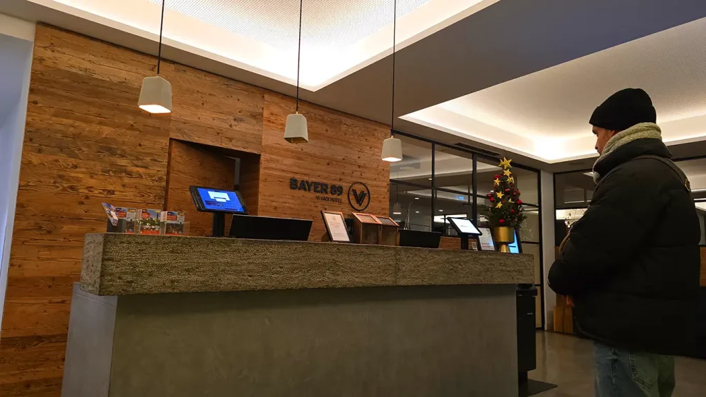 Recepción del Bayer 89 Vi Vadi Hotel de Múnich.