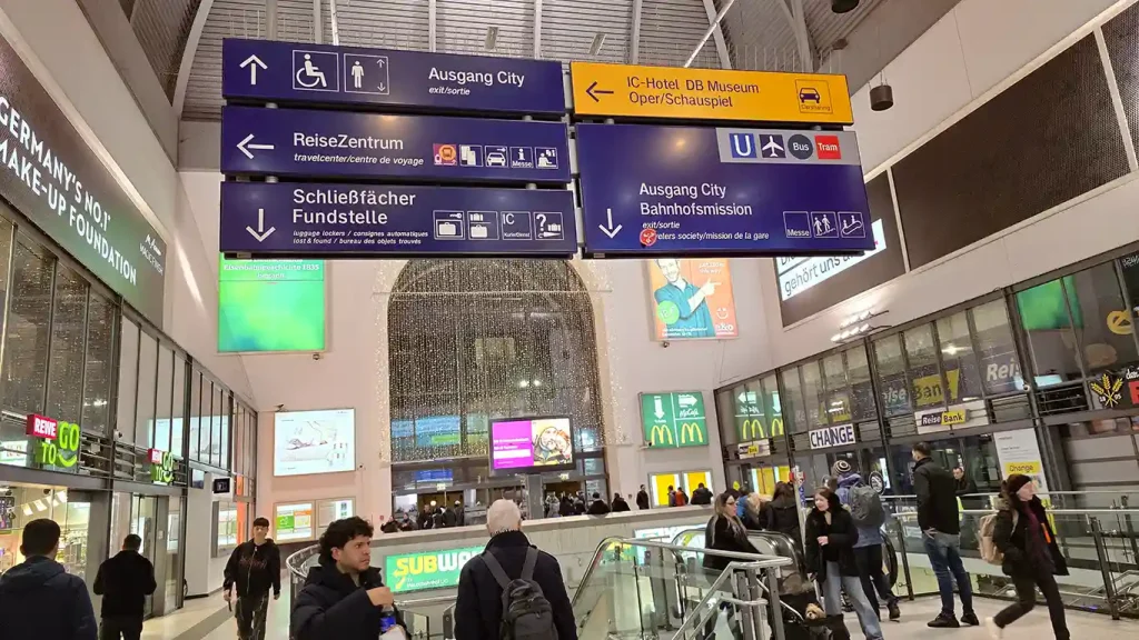 Estación central de Núremberg durante nuestra llegada a la ciudad.