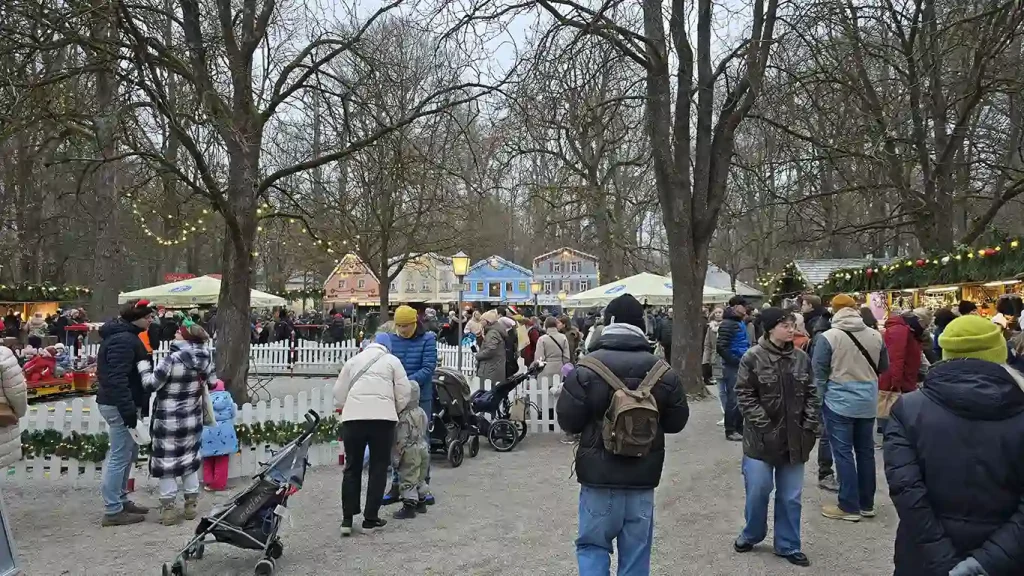 Haidhauser Weihnachtsmarkt en Weißenburger Platz.