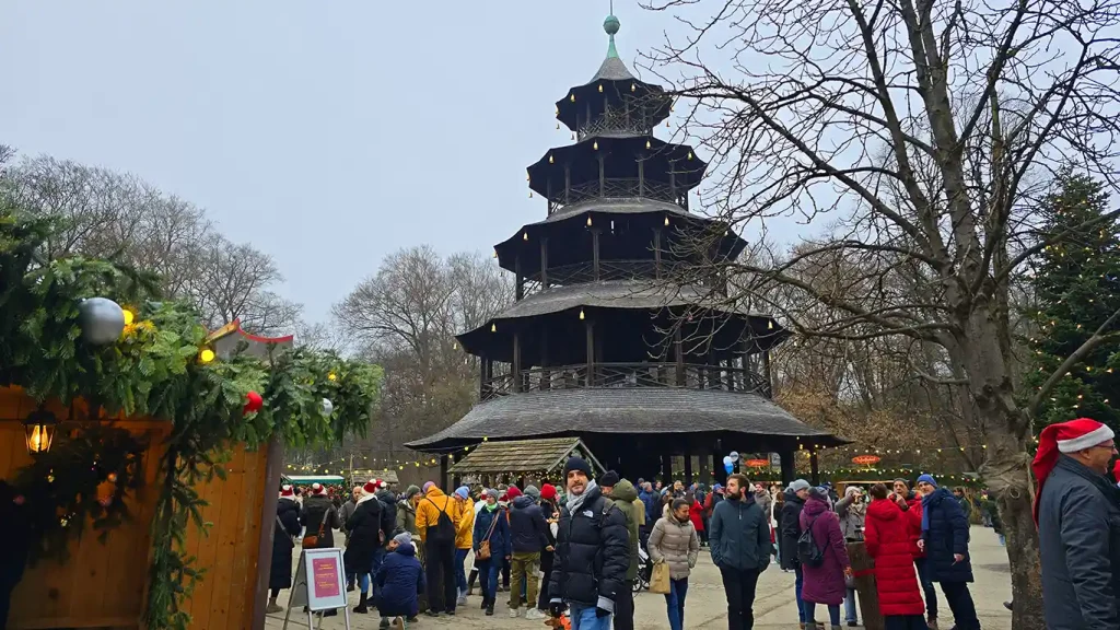 Mercado de Navidad de la Torre China en el Englischer Garten.